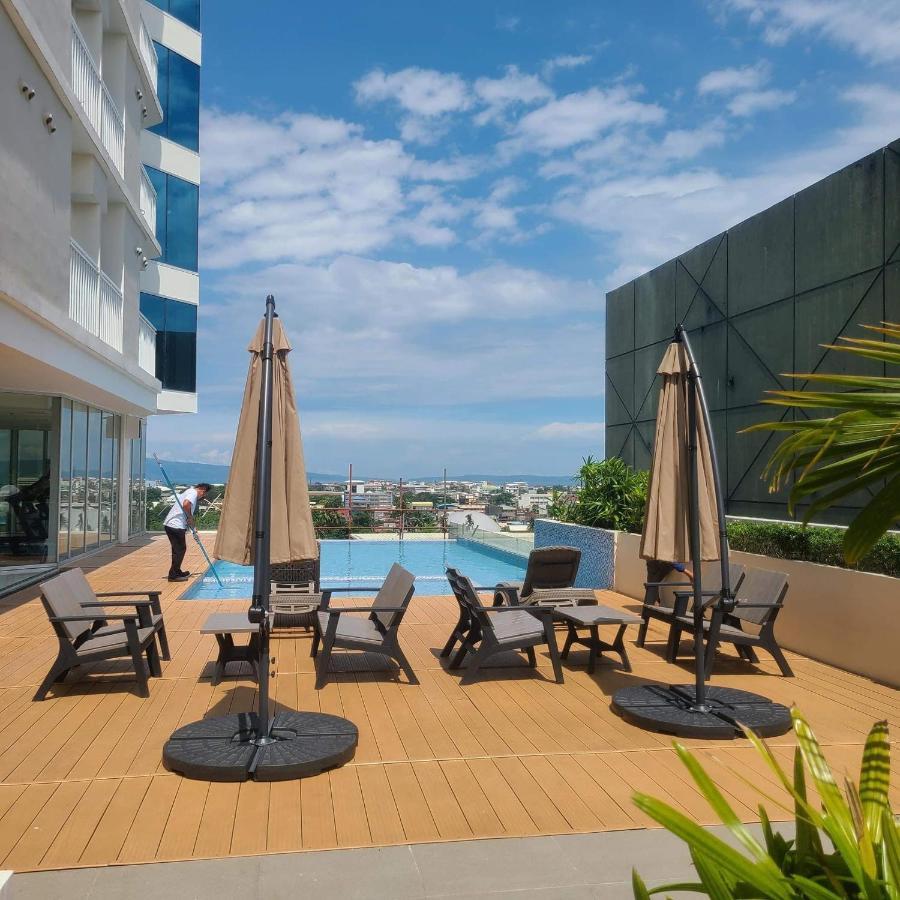 Aparthotel Inspiria Abreeza Davao Stadt Exterior foto